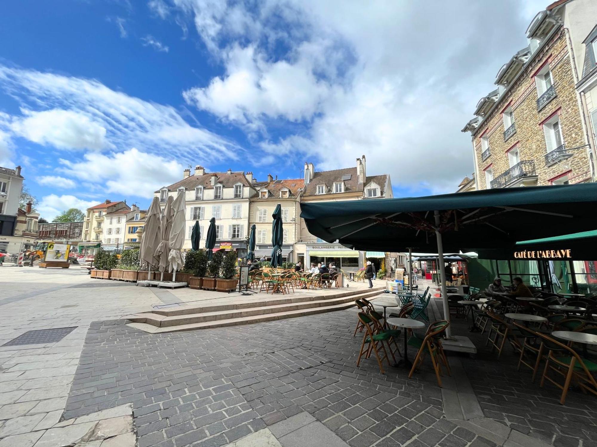 Paris Cocon - Disneyland, Parking, Hypercentre, Train Station Lagny-sur-Marne Exterior photo